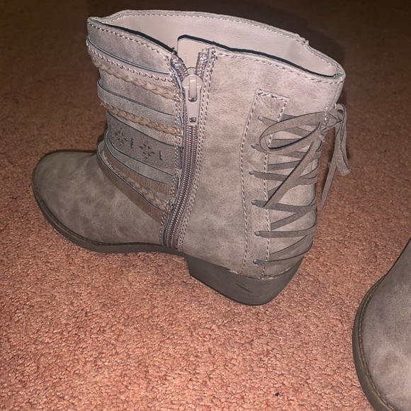 Women’s Brown Boots - Picture 3 of 4